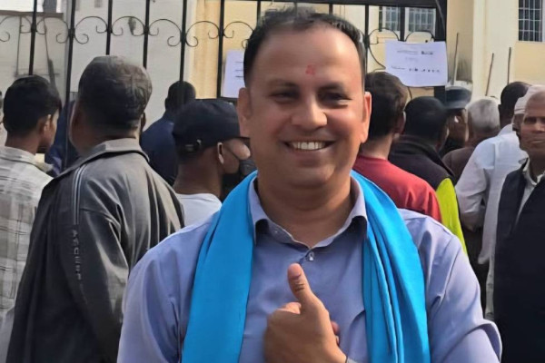 धनुषा–३ः मनिष झा २ हजार ७ सय ८८ मतले अगाडि